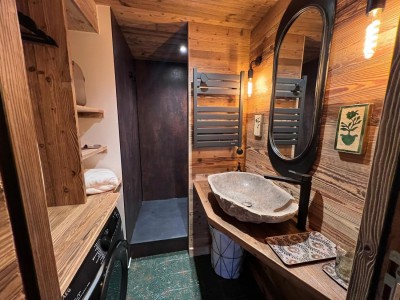 salle-de-bain-courchevel-moriond-appartement-locat__